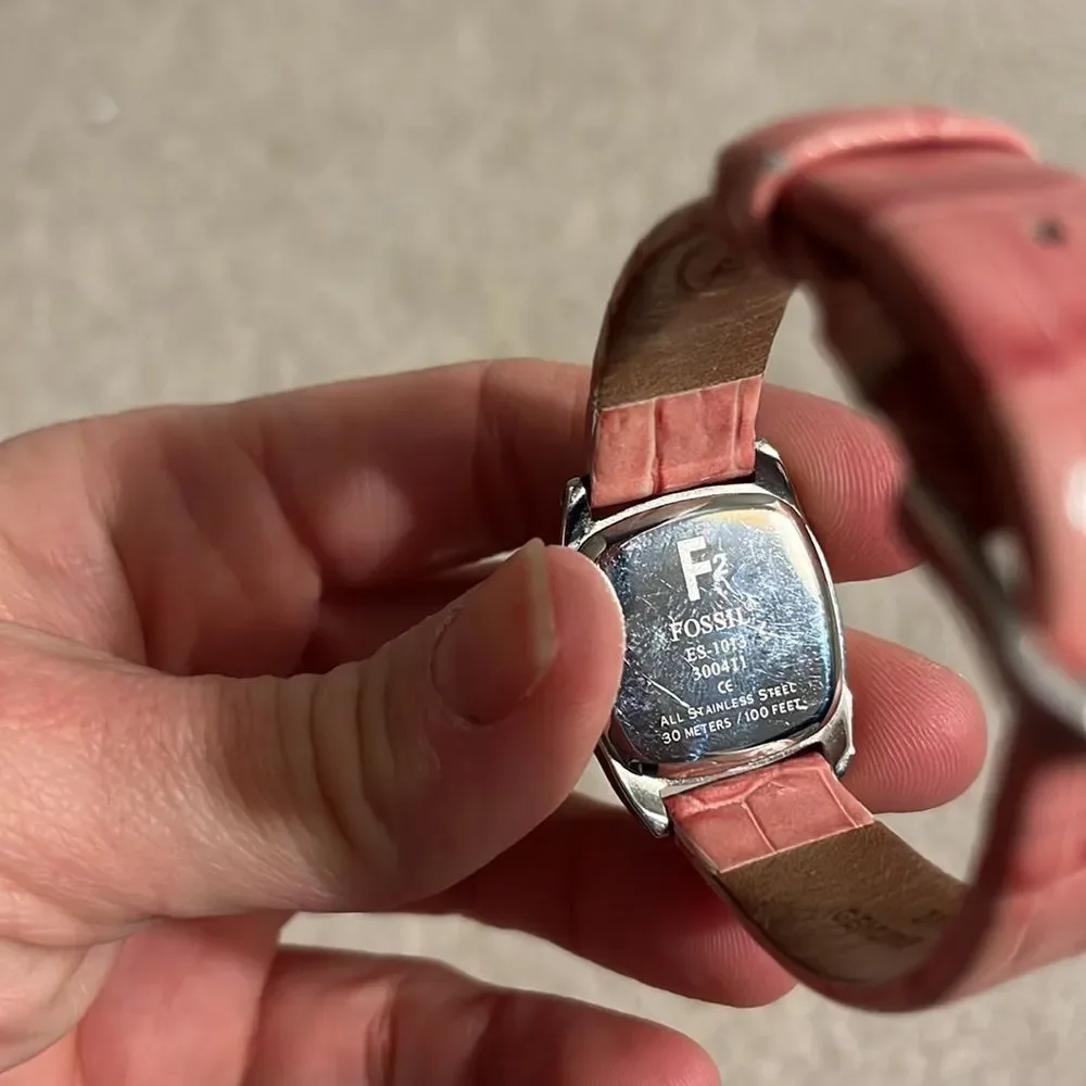 Fossil pink watch - Picture 3 of 3